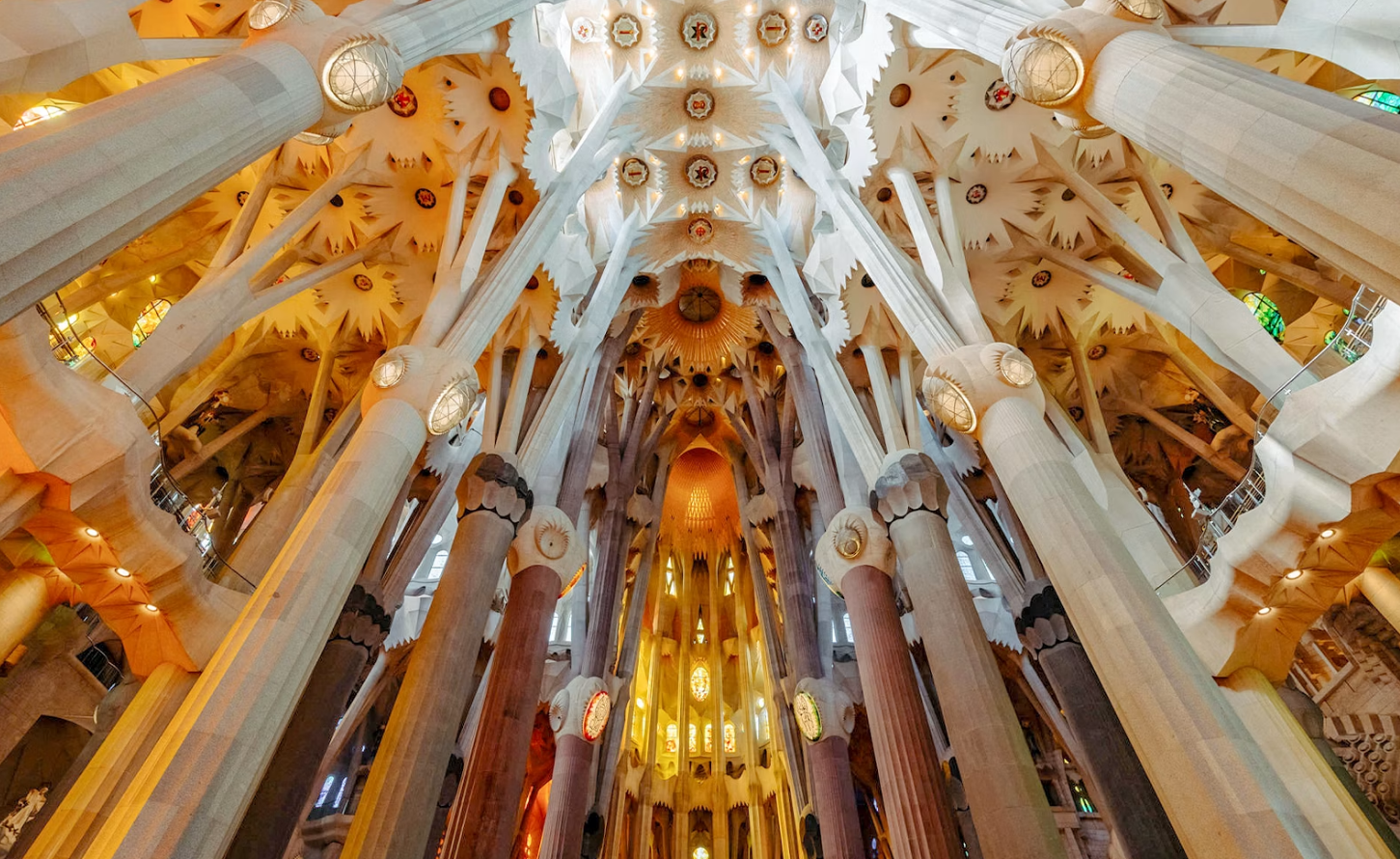 VISITA GUIADA A LA SAGRADA FAMÍLIA (ACTUALITZACIÓ 30/9/2026)